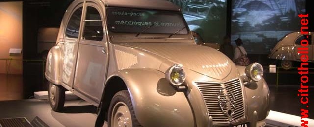 EXPO 60 ANS 2CV Paris La Villette