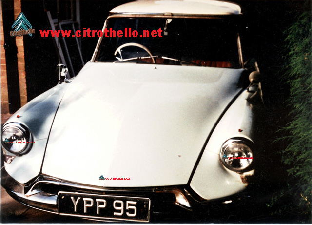 DS 19 1956 Numéro 00030 Fabriquée en Angleterre à Slough.